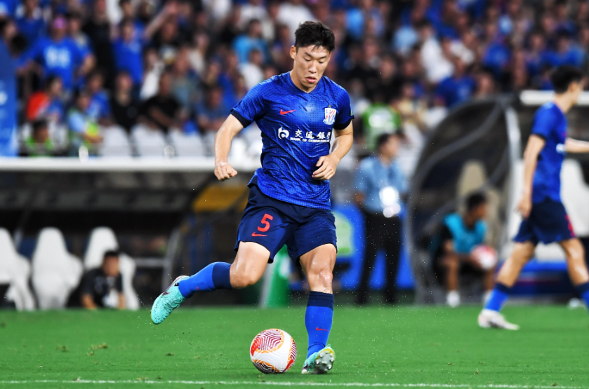 上海申花集结日手感冰凉；志在欧篮联名次提升；悬念犹存；阵容厚度经受考验